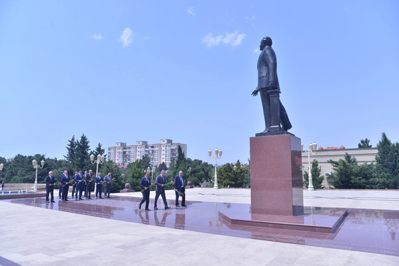 Qaradağda Milli Qurtuluş Günü münasibətilə dəyirmi masa keçirilib 